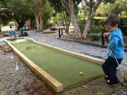 Enjoy a round of mini golf and lunch amongst the beautiful gardens of Caladenia Golf & Le Shed Cafe Gingin