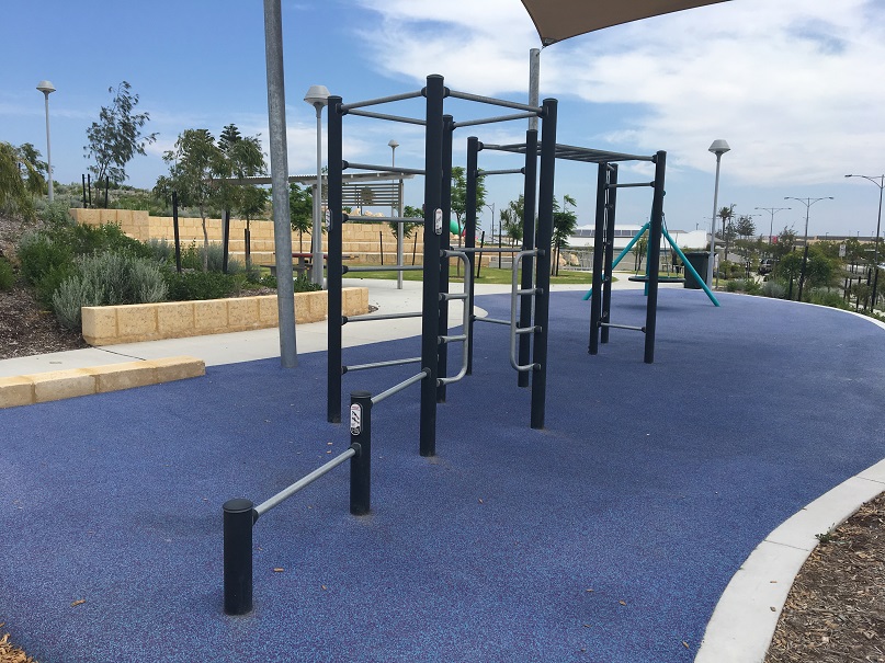 Let the whole family get a work out while they play at the Alkimos Beach Fitness Park